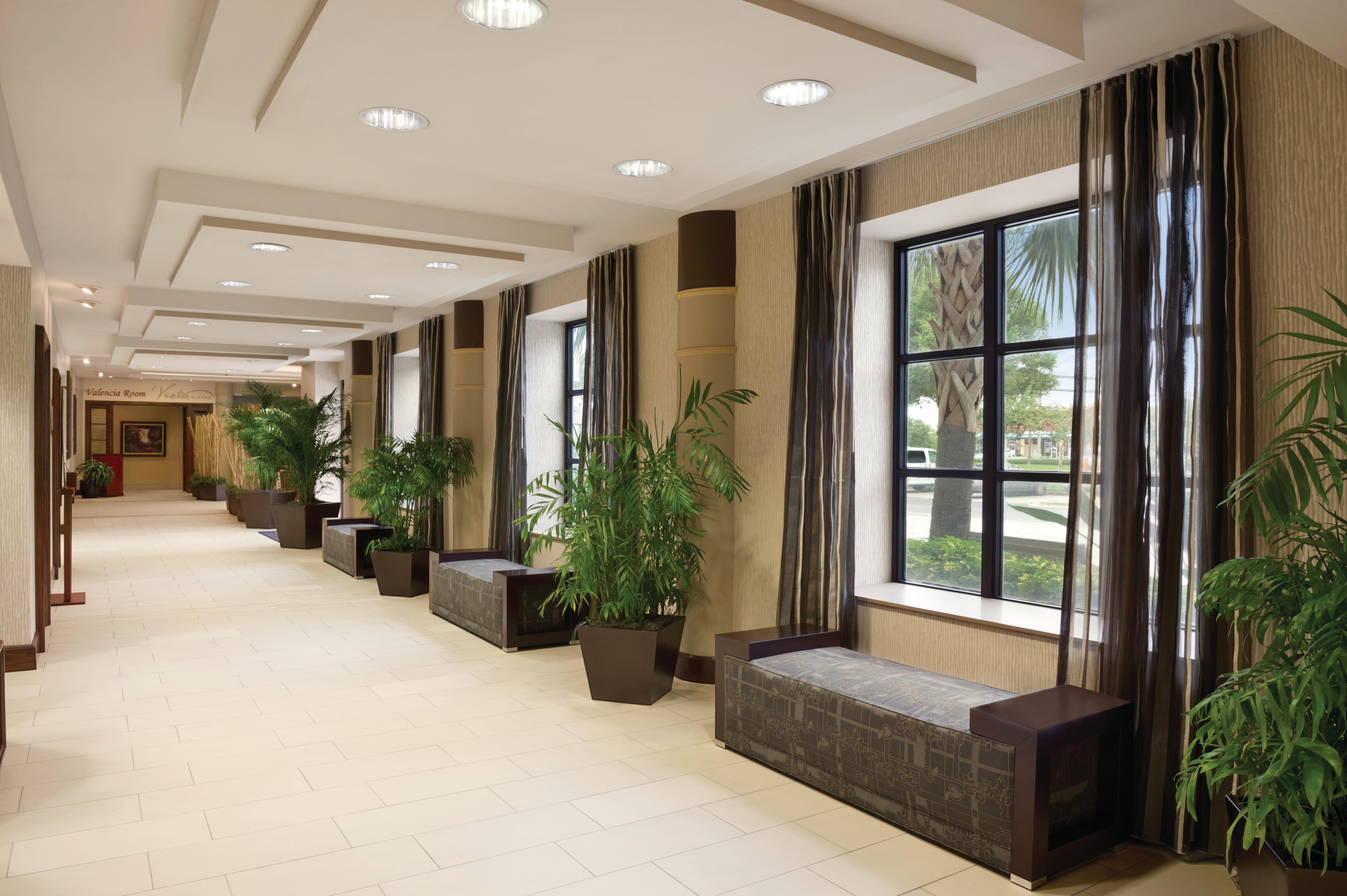 Buena Vista Suites Orlando Lake Buena Vista Kültér fotó Interior of a modern hotel