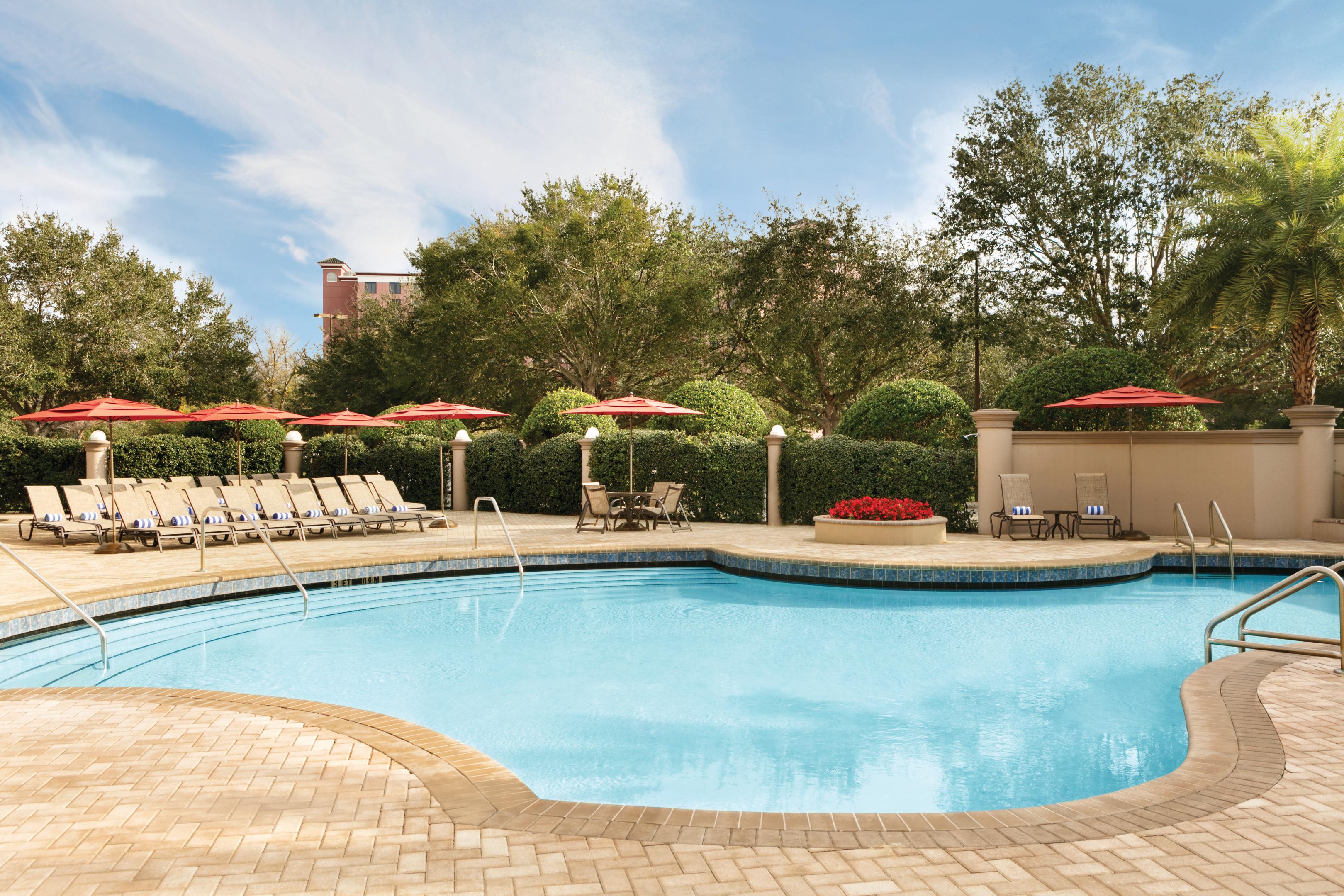Buena Vista Suites Orlando Lake Buena Vista Kültér fotó "The pool at the resort is a great place to relax."
