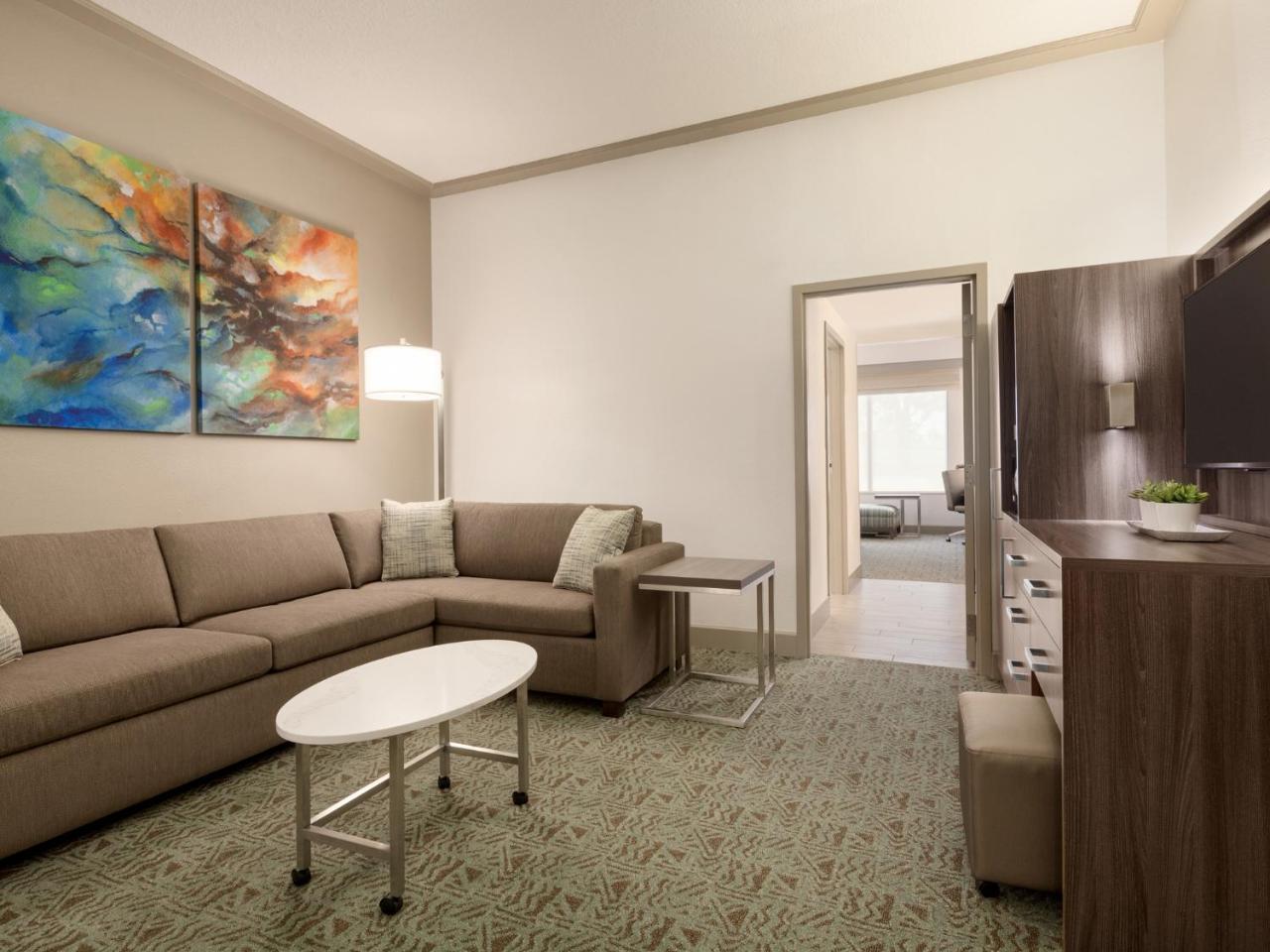 Buena Vista Suites Orlando Lake Buena Vista Kültér fotó A living room in a hotel room